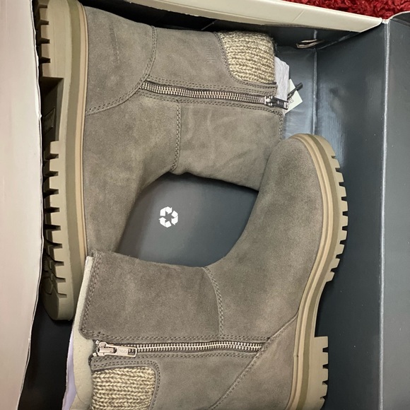 Cougar Mid Boots - Picture 3 of 14